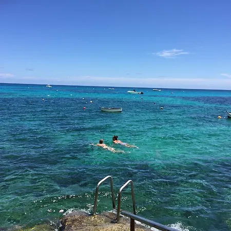 Apartment Pebbles Sea Front Punta Mujeres